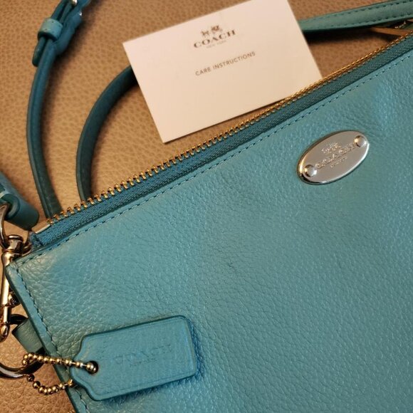 Coach double compartment crossbody bag, teal leather. - Picture 4 of 10